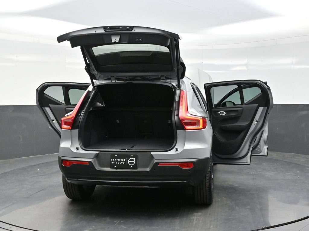 Used 2026 Volvo XC40 B5 Plus AWD/4WD image 42