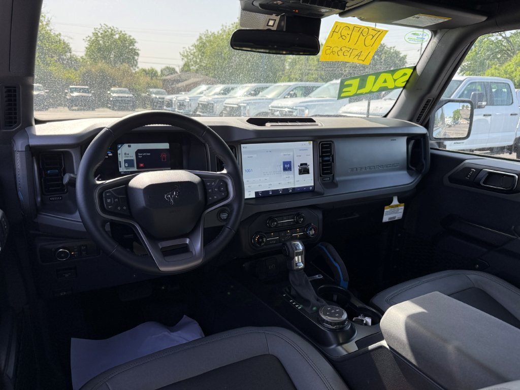 New 2024 Ford Bronco Black Diamond AWD/4WD image 17