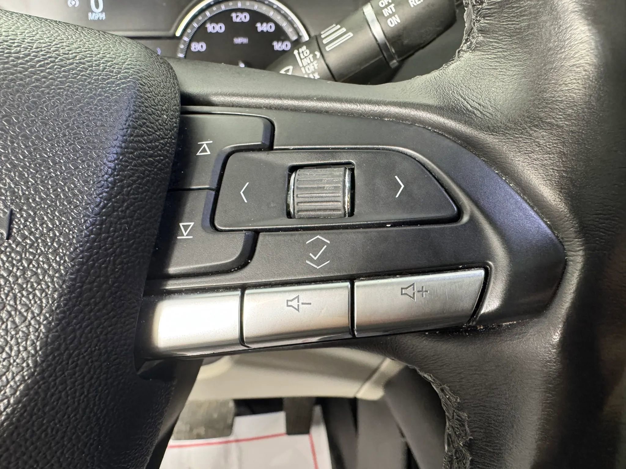 Used 2021 Cadillac XT4 Luxury w/ LPO, Onyx Sport Package AWD/4WD image 16
