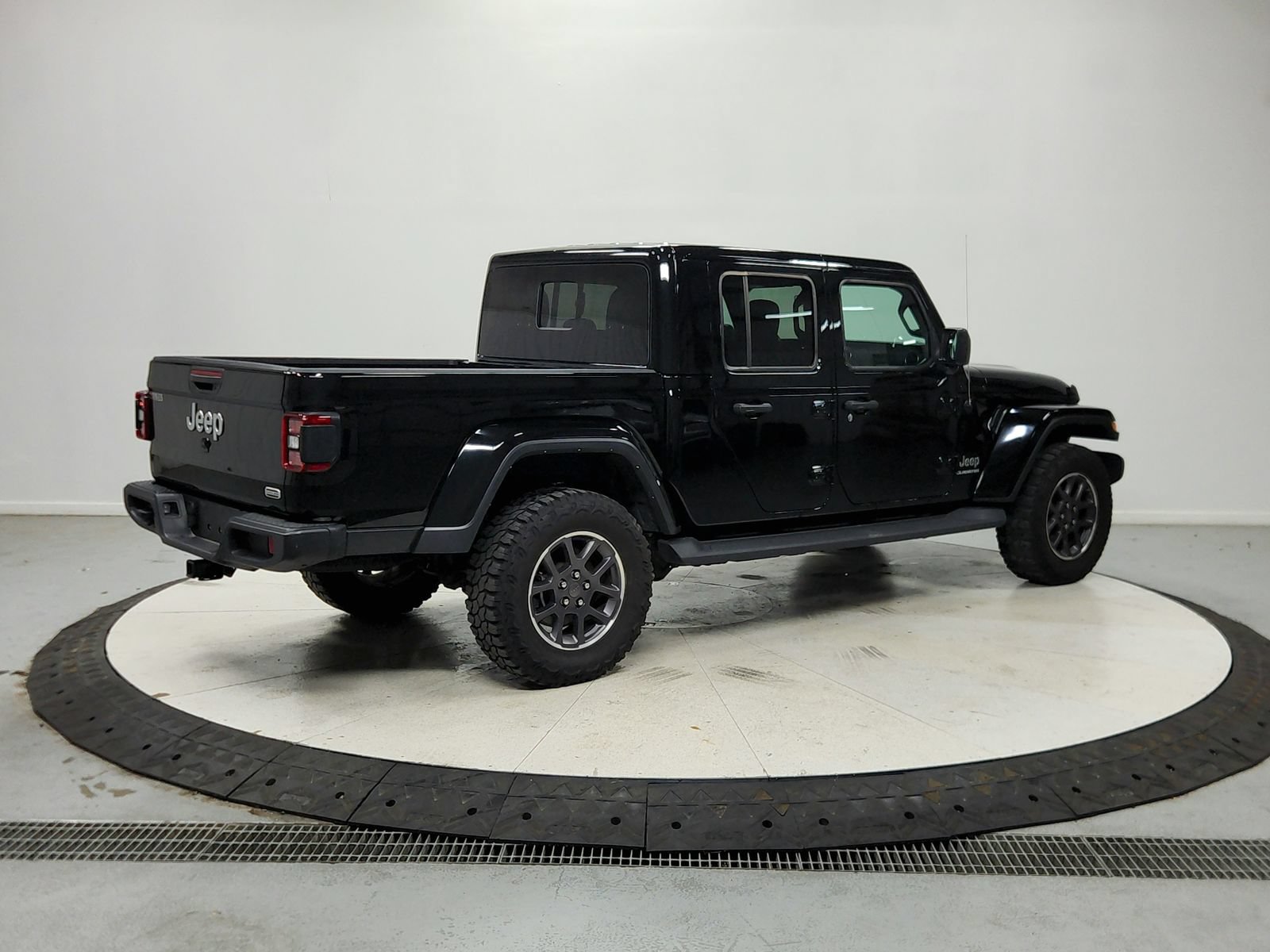 Used 2022 Jeep Gladiator Overland w/ Popular Equipment Package AWD/4WD image 8