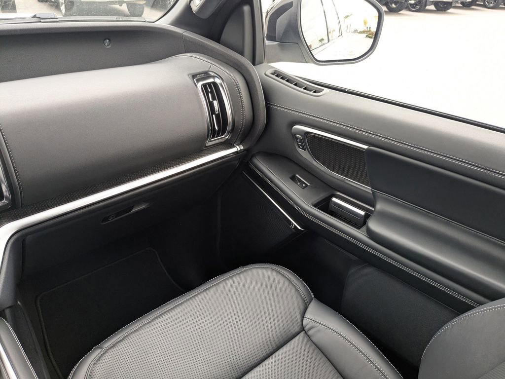 New 2025 Ford Expedition Max Platinum w/ Stealth Performance Package image 18