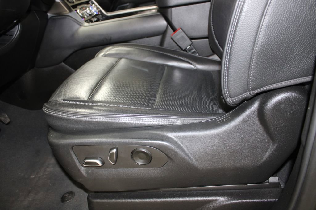 Used 2023 GMC Yukon Denali w/ Max Trailering Package image 16