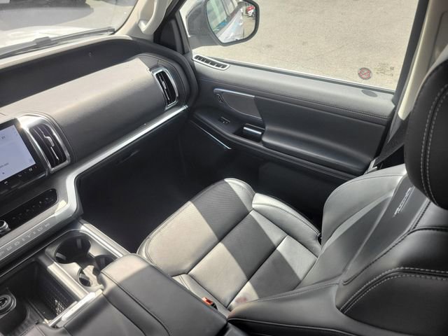 Used 2025 Ford Expedition Max Platinum image 13