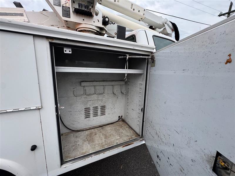 Used 2004 Ford F550 4x4 Regular Cab Super Duty image 37