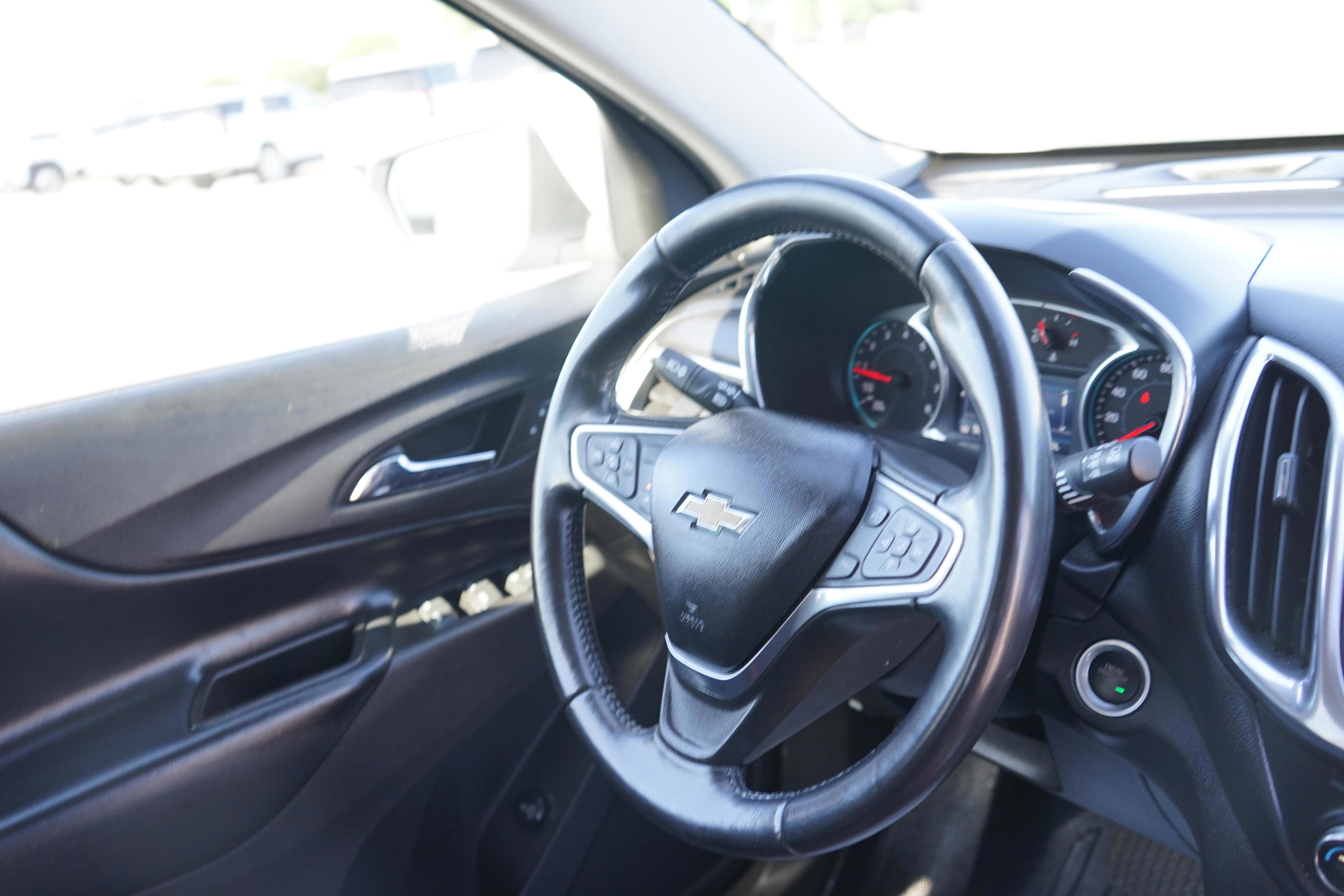 Used 2020 Chevrolet Equinox LT AWD/4WD image 25