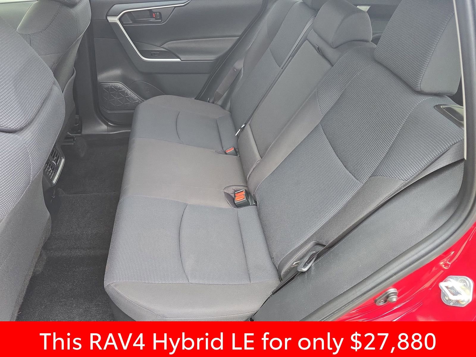 Used 2023 Toyota RAV4 LE image 19