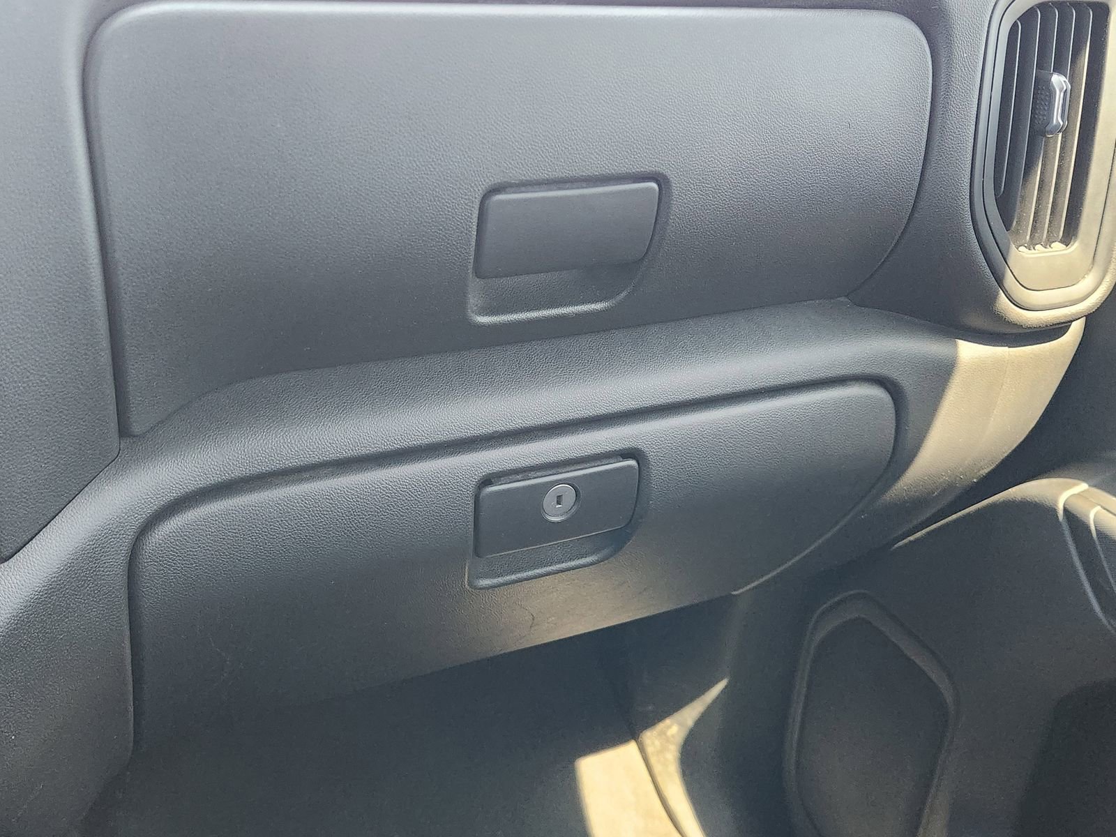 Used 2022 Chevrolet Silverado 1500 Custom image 21