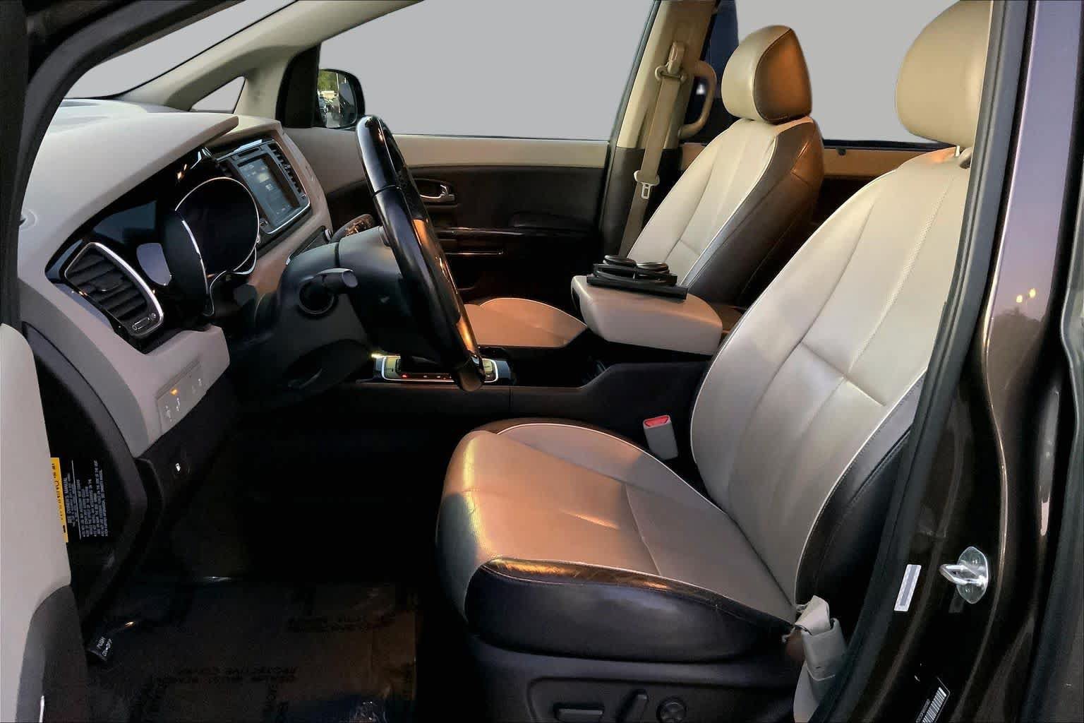 Used 2015 Kia Sedona SX Limited FWD image 6