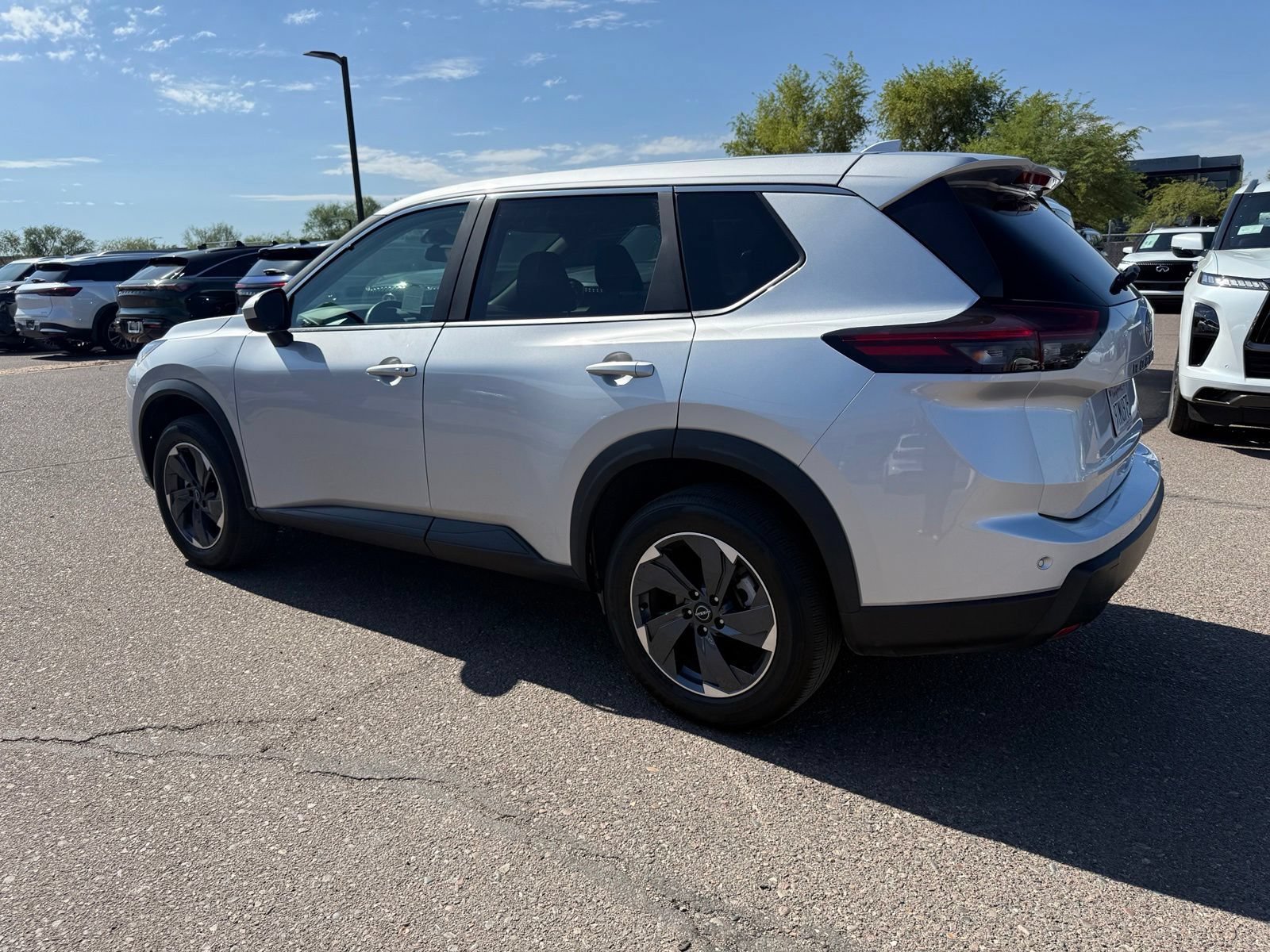 Certified 2025 Nissan Rogue SV FWD image 5