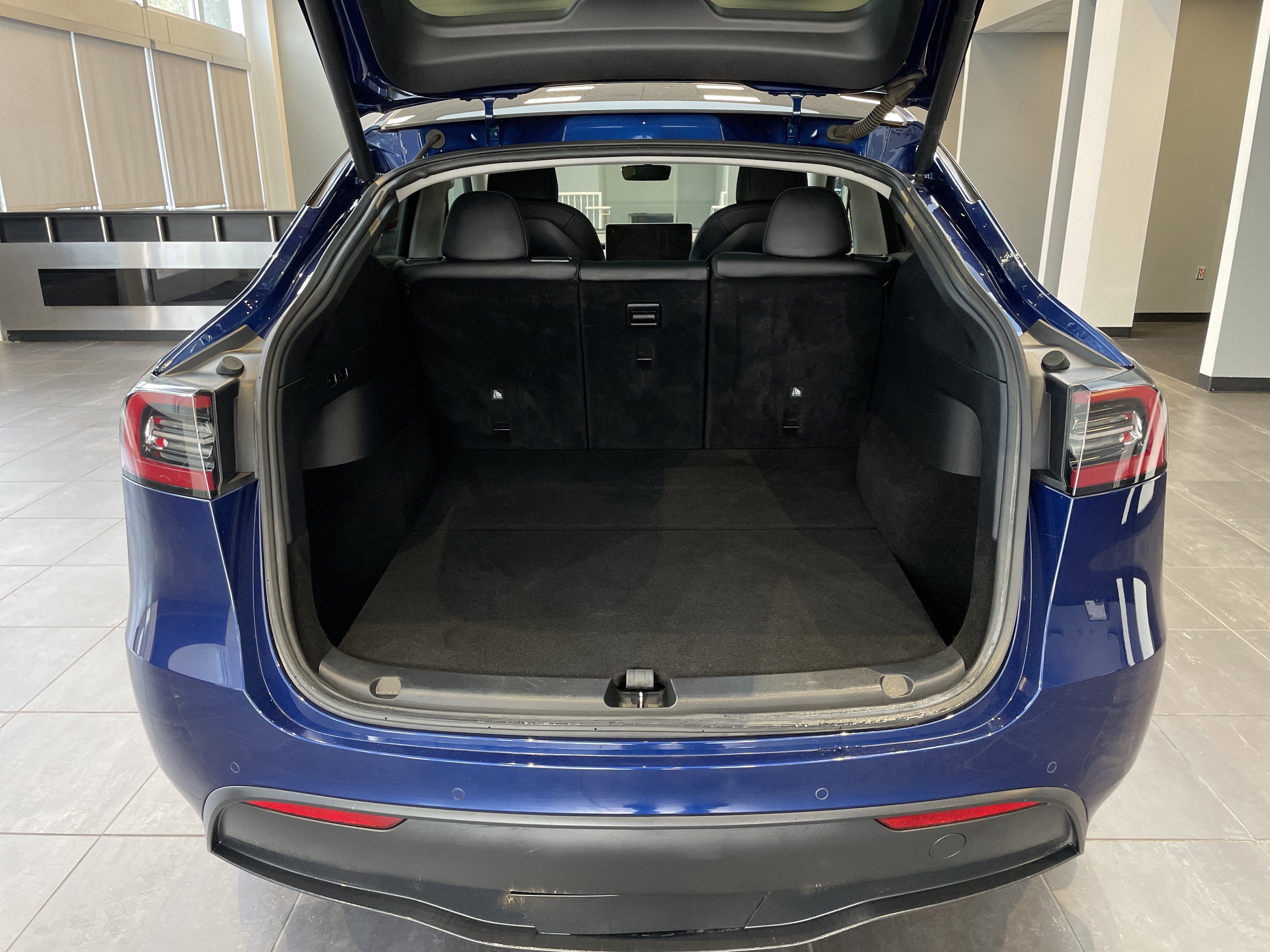 Used 2021 Tesla Model Y Long Range AWD/4WD image 35