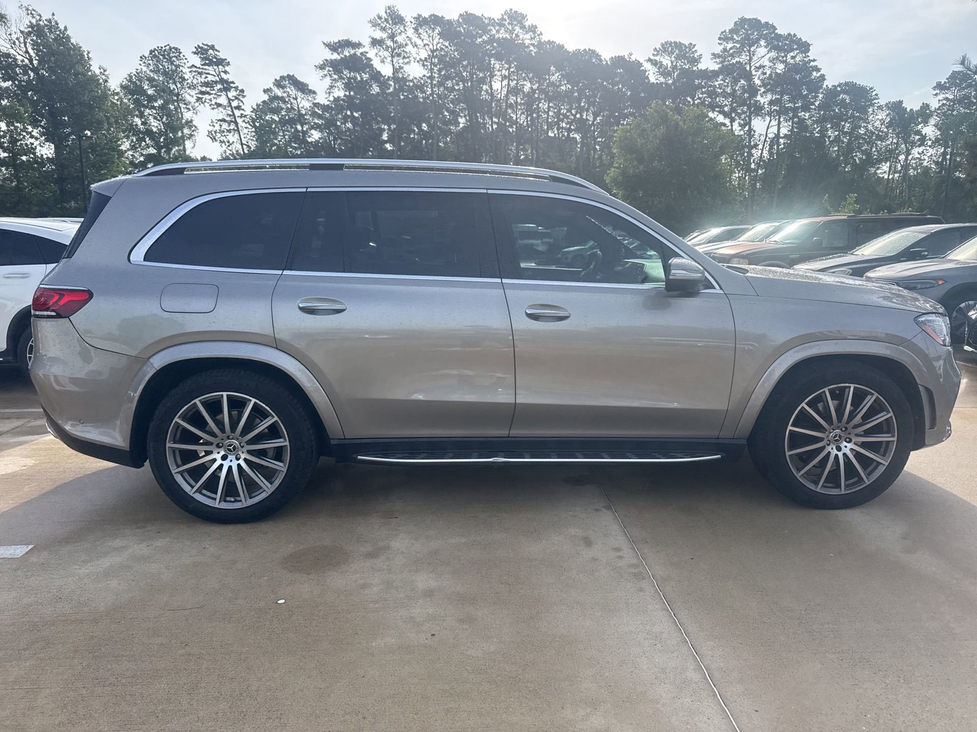 Used 2022 Mercedes-Benz GLS 450 4MATIC image 3