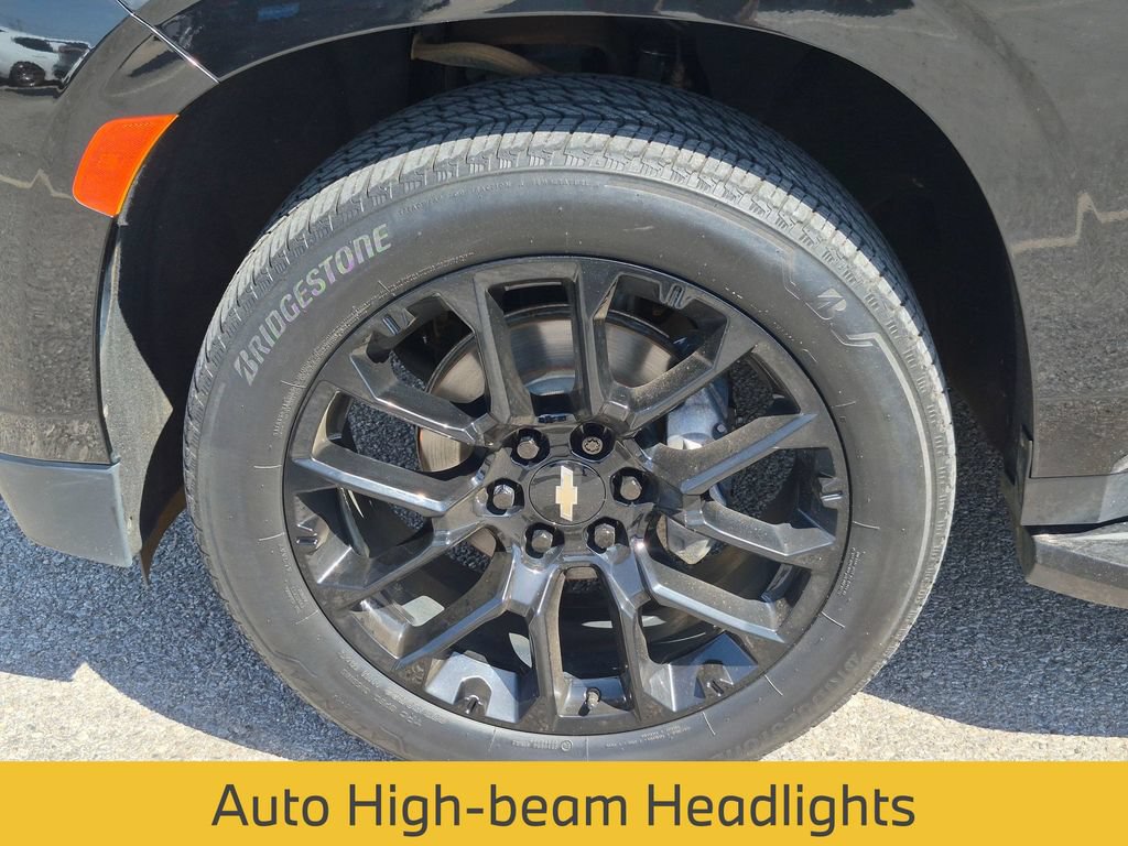 Used 2023 Chevrolet Suburban LS RWD image 12