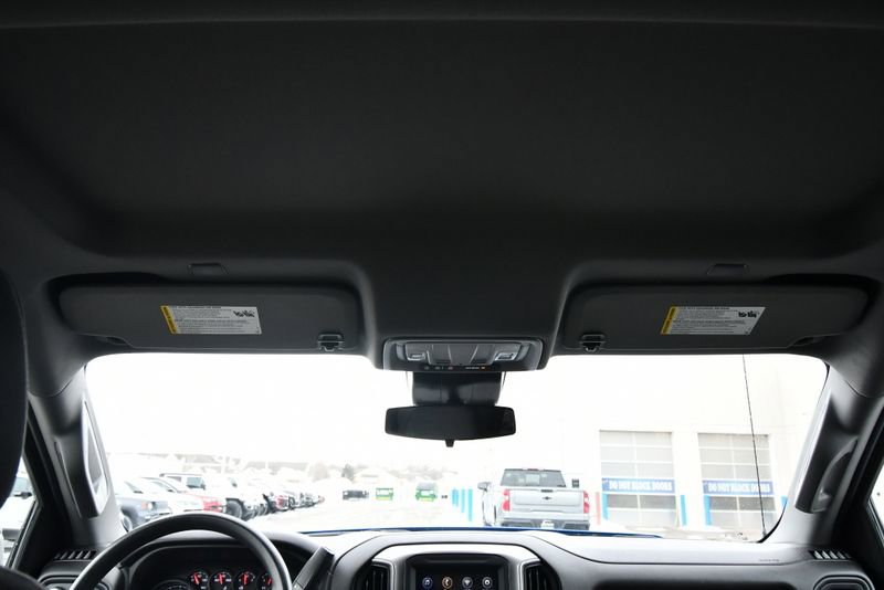 Used 2025 Chevrolet Silverado 1500 Custom w/ LPO, Dark Essentials Package AWD/4WD image 17