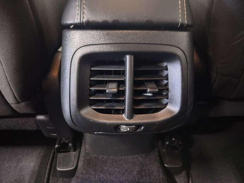 Used 2017 Jeep Cherokee Sport FWD image 25