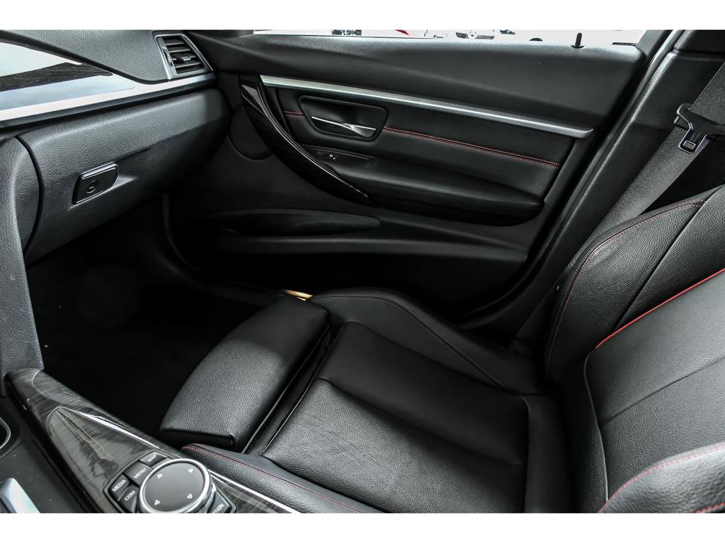 Used 2017 BMW 330i xDrive Sedan image 24