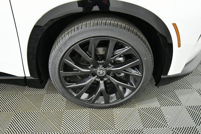 New 2025 Toyota Crown Signia image 17