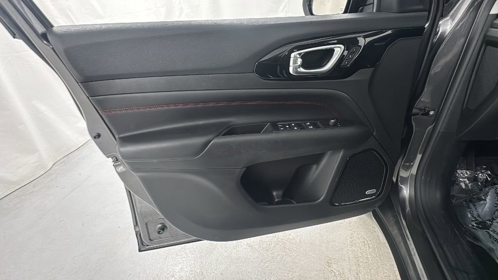 Used 2022 Jeep Compass Trailhawk w/ Trailhawk Elite Group image 19