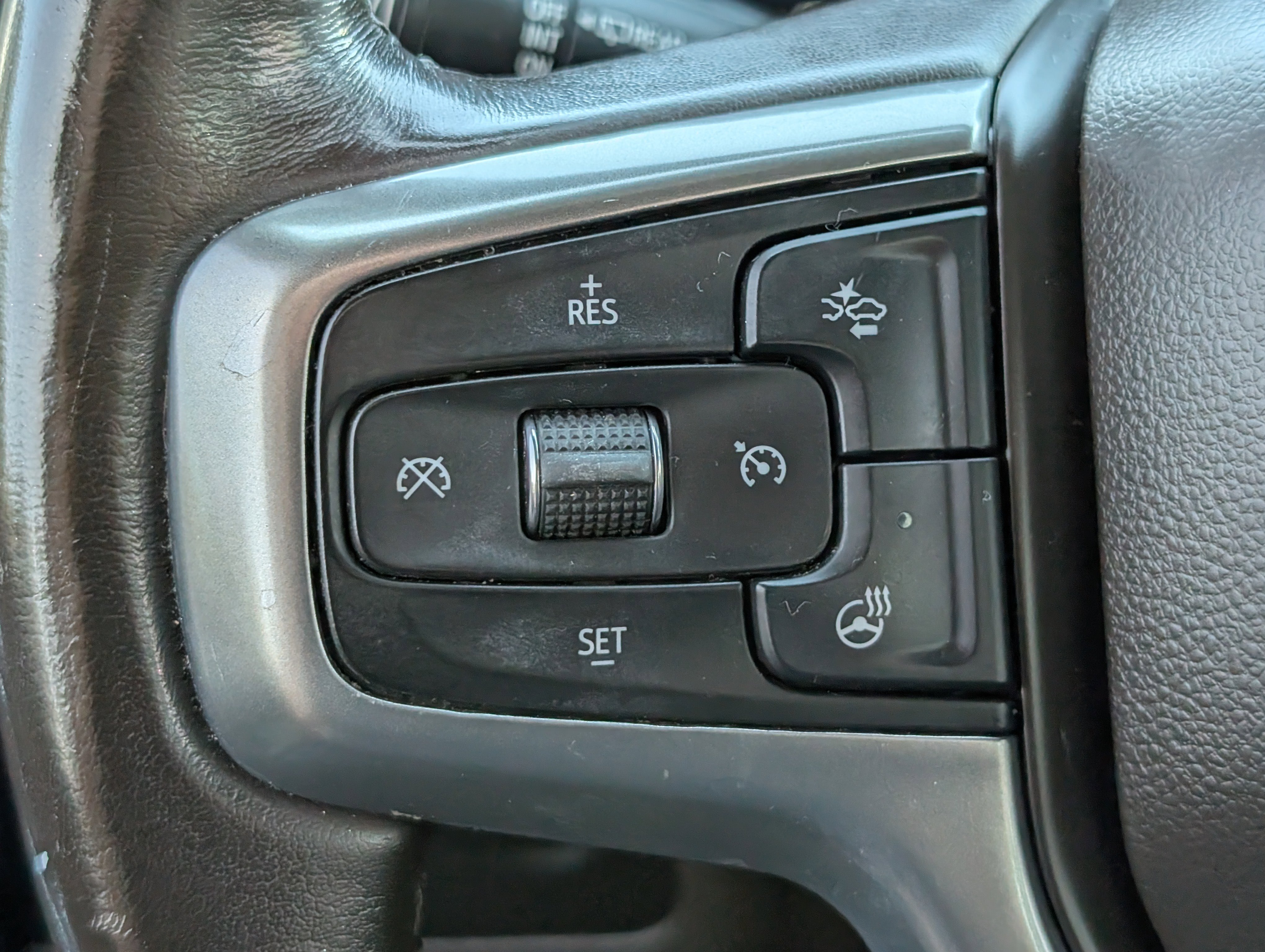 Used 2022 Chevrolet Tahoe Z71 w/ Luxury Package AWD/4WD image 25