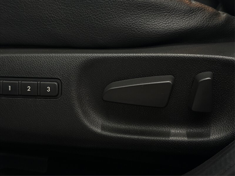 Used 2010 MAZDA MAZDA3 s Grand Touring FWD image 17
