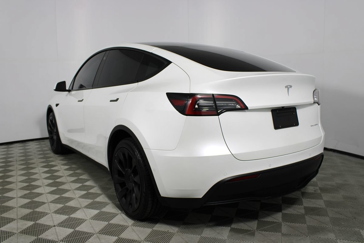 Used 2022 Tesla Model Y Long Range AWD/4WD image 31