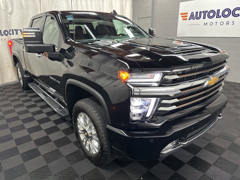 Used 2023 Chevrolet Silverado 2500 High Country w/ Z71 Off-Road Package AWD/4WD image 2