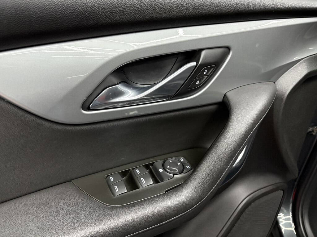 Used 2019 Chevrolet Blazer LT image 8