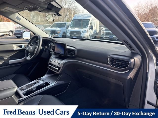 Certified 2022 Ford Explorer XLT w/ Equipment Group 202A AWD/4WD image 11