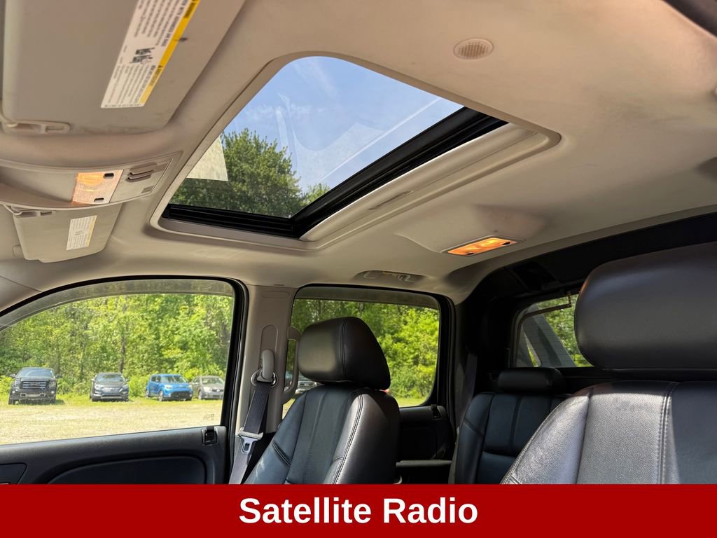 Used 2011 Chevrolet Avalanche LT w/ Regional Value Package AWD/4WD image 13