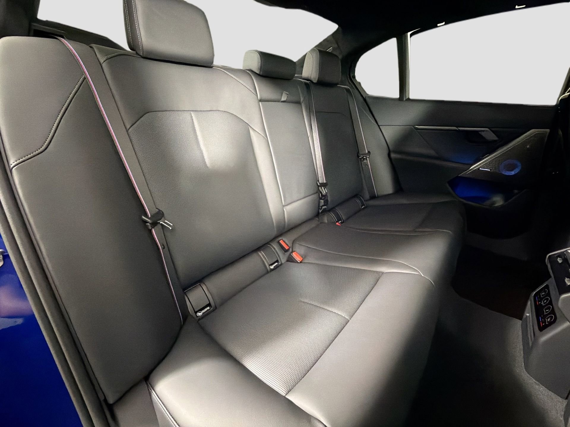 New 2026 BMW M5 w/ Executive Package image 28