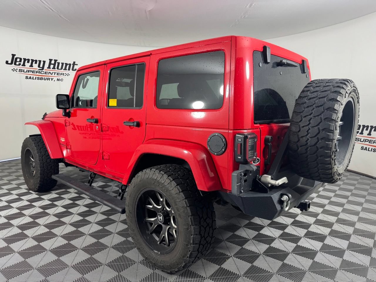 Used 2014 Jeep Wrangler Unlimited Sahara AWD/4WD image 9