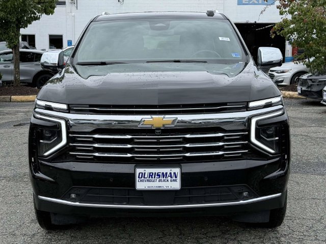 Used 2025 Chevrolet Suburban Premier AWD/4WD image 6