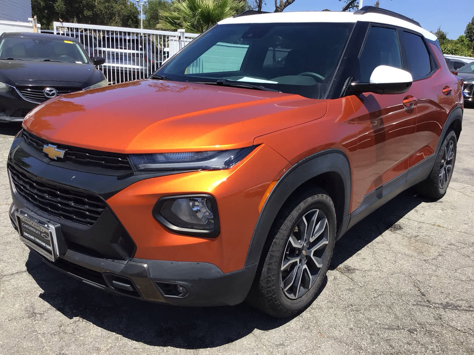 Used 2023 Chevrolet TrailBlazer ACTIV w/ Sun and Liftgate Package FWD image 2