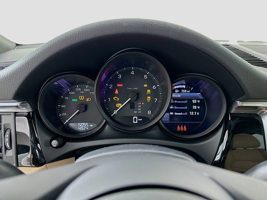 Used 2025 Porsche Macan image 13