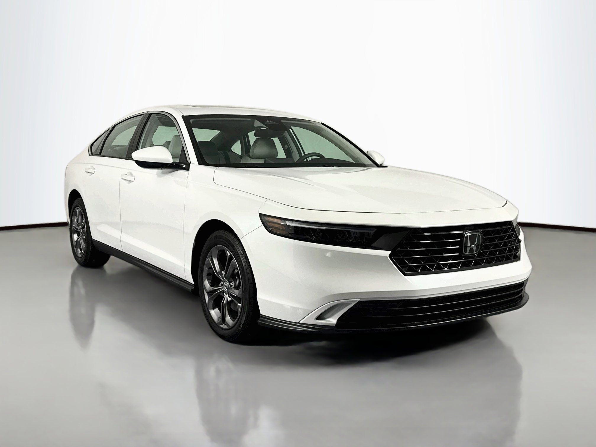 Certified 2023 Honda Accord EX image 3