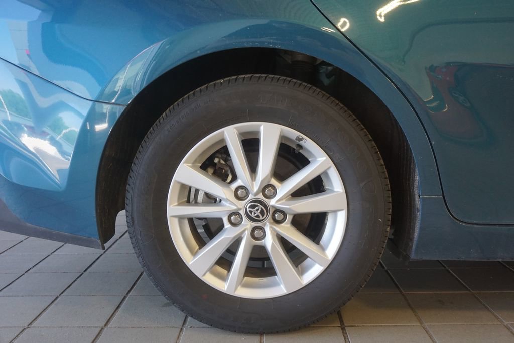 Used 2025 Toyota Camry LE FWD image 27