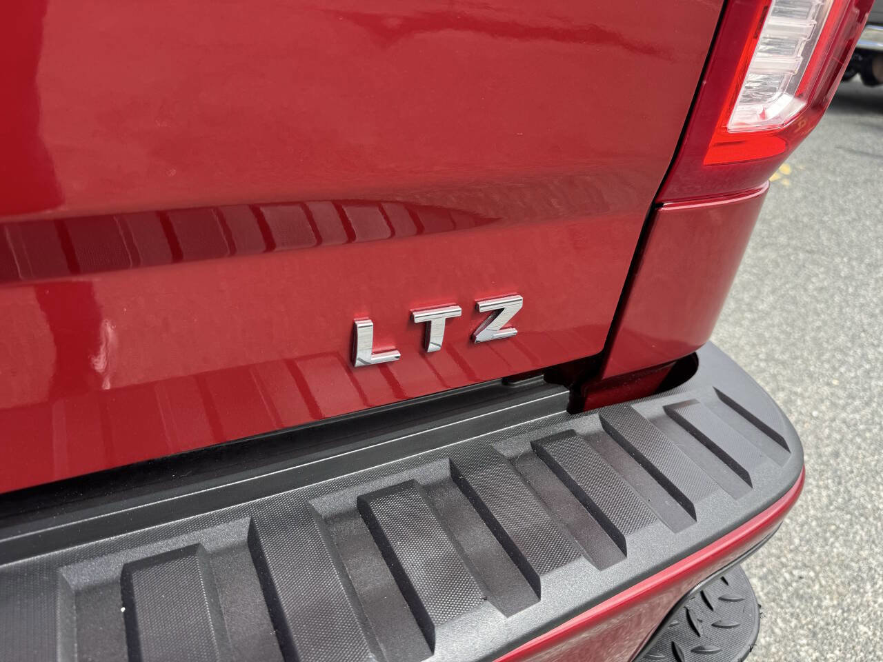 Used 2018 Chevrolet Silverado 1500 LTZ Z71 AWD/4WD image 10
