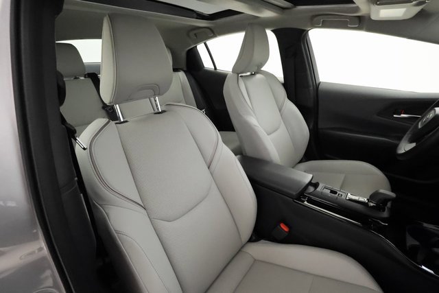 Used 2024 Toyota Prius XLE image 24