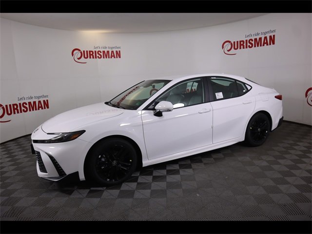 Used 2026 Toyota Camry SE image 4