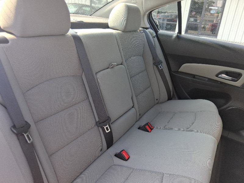 Used 2014 Chevrolet Cruze LT image 30
