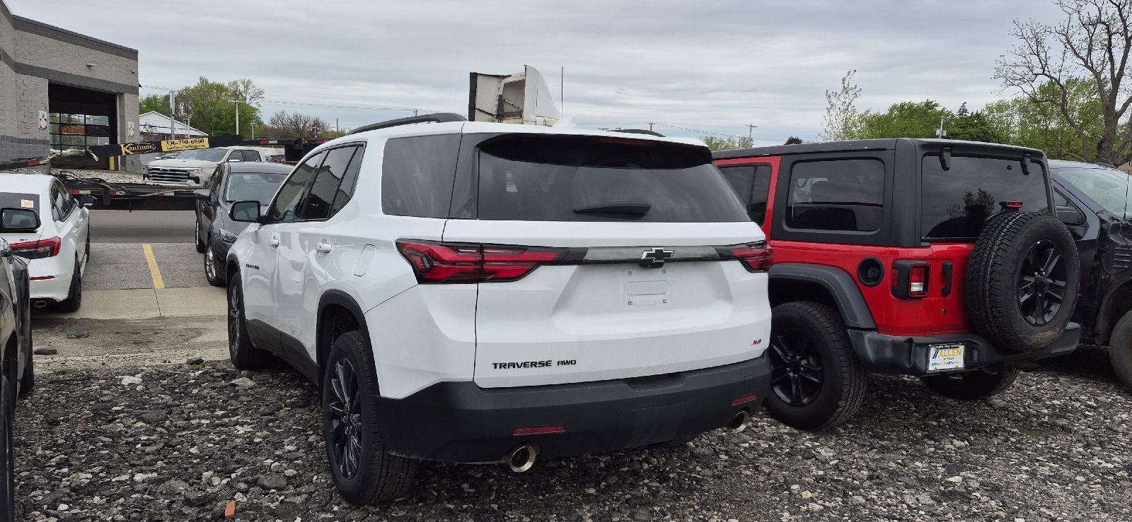 Used 2023 Chevrolet Traverse RS AWD/4WD image 4