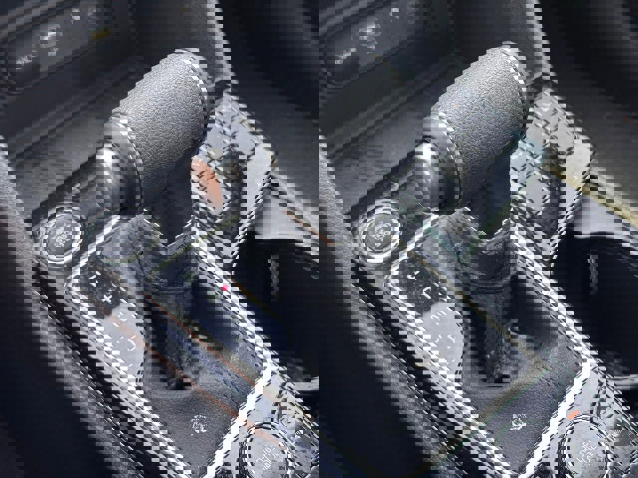 Used 2025 Kia Sportage EX image 29