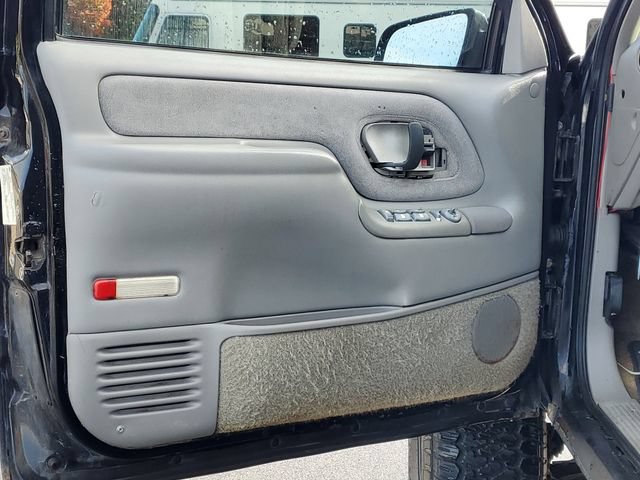 Used 1997 Chevrolet Suburban 4WD w/ Preferred Equipment Group 2 image 8