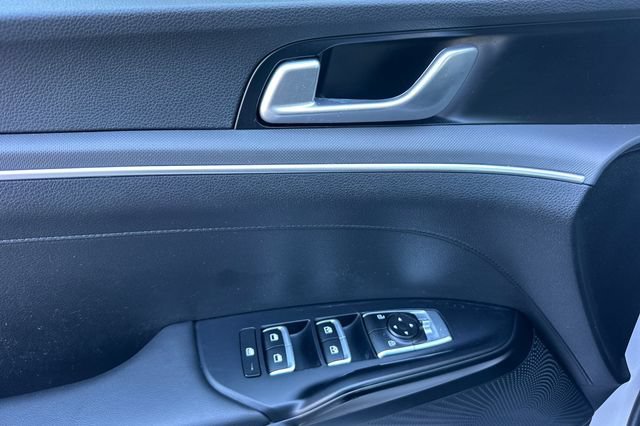 Used 2022 Kia K5 GT-Line FWD image 11