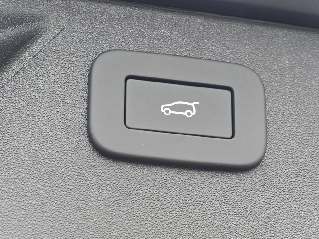 New 2025 Land Rover Discovery Sport Dynamic SE AWD/4WD image 15