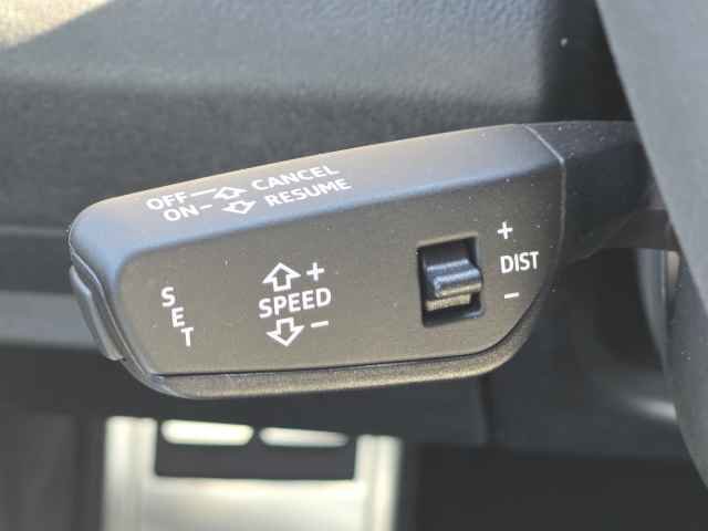 New 2025 Audi SQ5 Prestige image 23