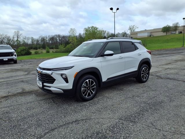 Used 2025 Chevrolet TrailBlazer LT AWD/4WD image 36
