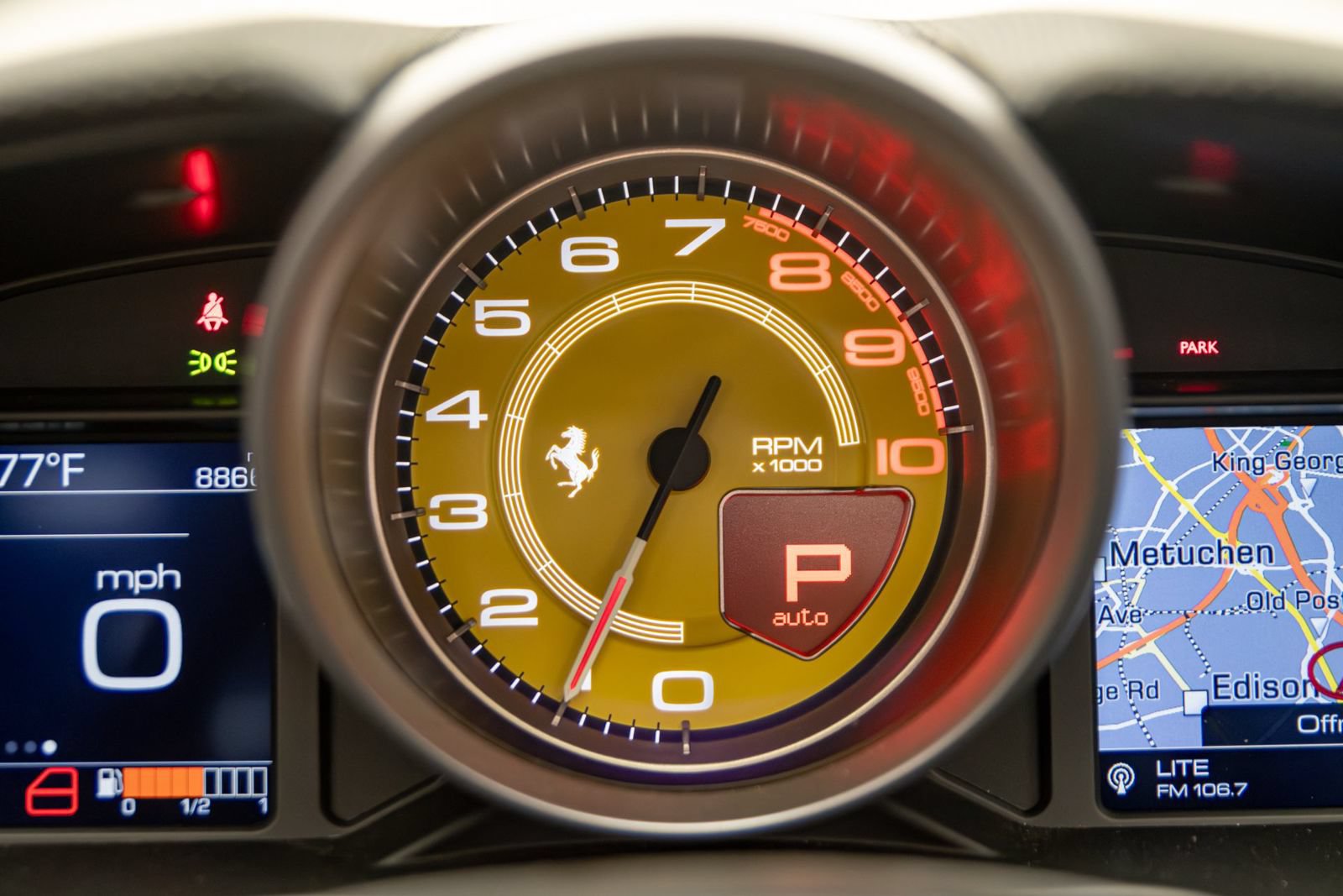 Used 2019 Ferrari Portofino RWD image 34