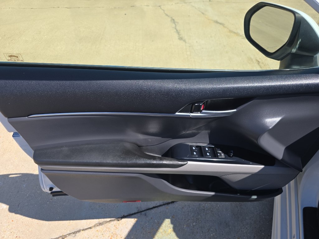 Used 2024 Toyota Camry SE FWD image 14