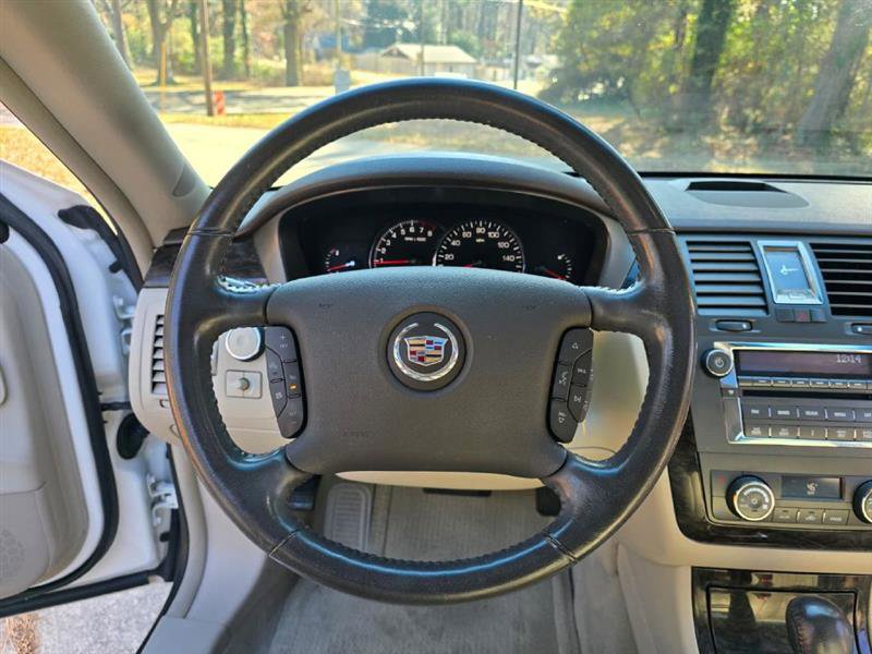 Used 2011 Cadillac DTS Luxury image 20