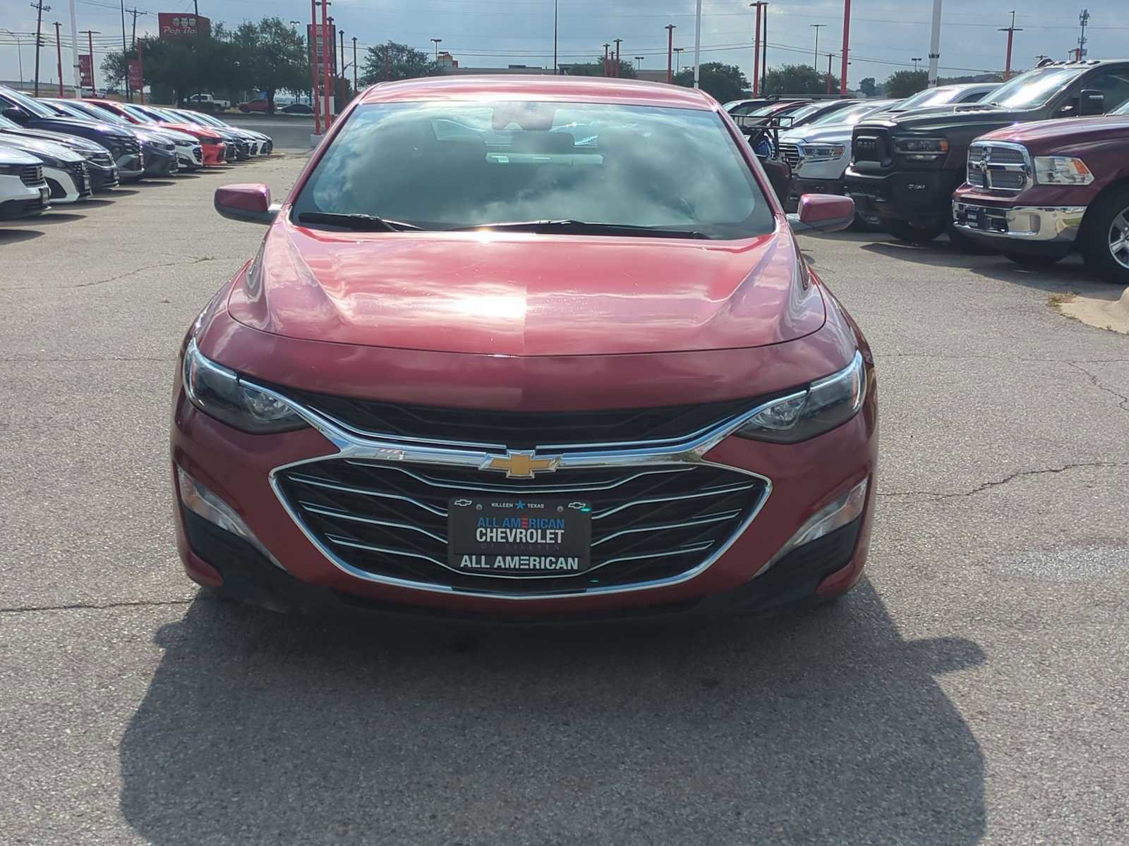 Used 2025 Chevrolet Malibu LT image 3